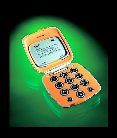 <b>Compact Mobile Telephone Concept</b><span><br /> Designed by <b>Mark Delaney</b> for <b>Bilitz Design, Int.</b> • Created in A-V Software</span>